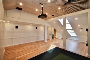 Read more about the article What Are Signs It’s Time to Repaint Your Home’s Interior?